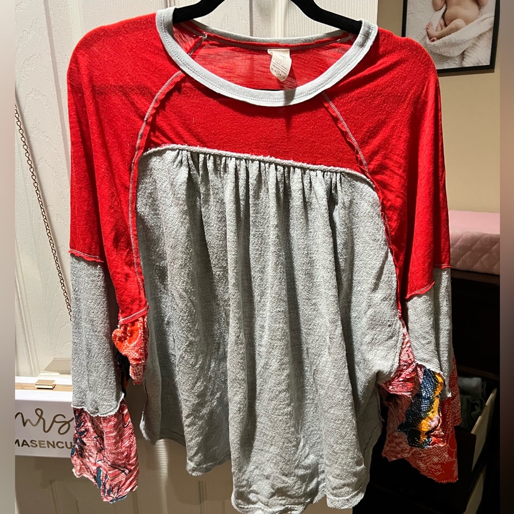 We the Free thermal top with wing sleeves in red paisley design size S